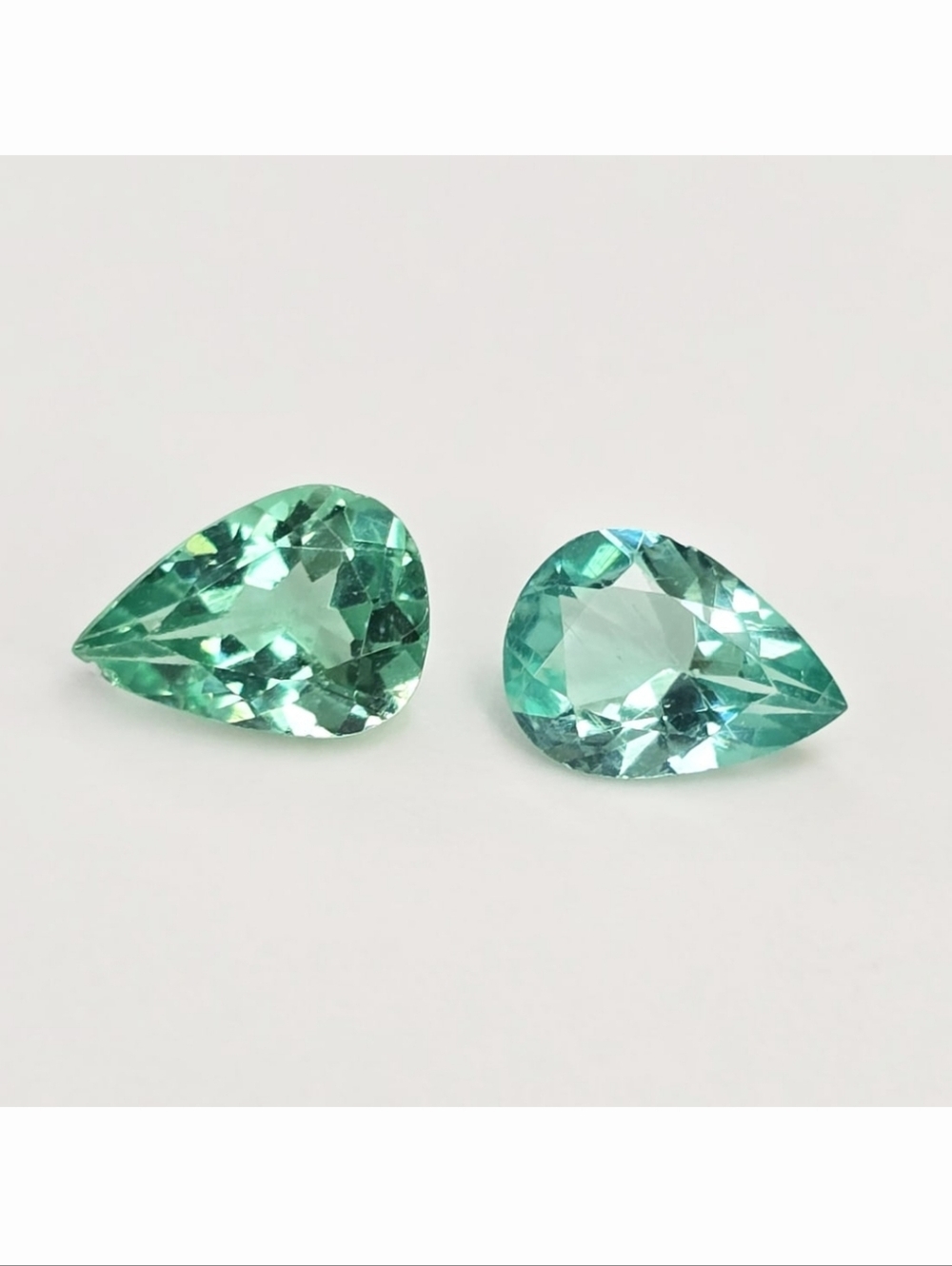 1.22 ct Natural Paraiba Neon Green Apatite Pair